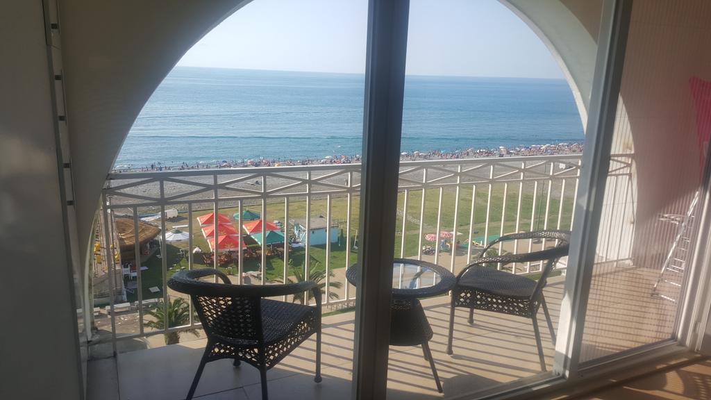 Apartment Magnolia Seaside Batumi Exteriör bild
