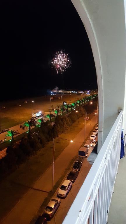 Apartment Magnolia Seaside Batumi Exteriör bild
